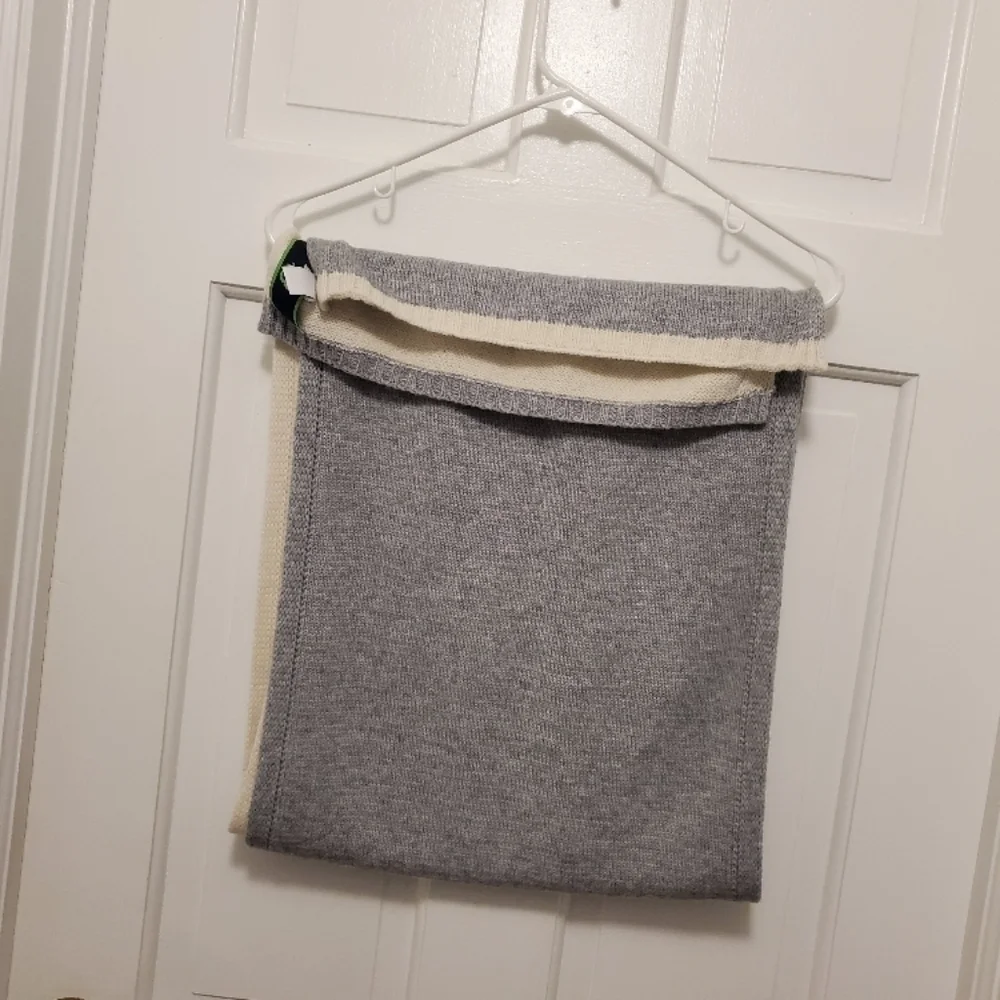 C Wonder Elegant Two-Tone Scarf in Gray and Cream extra long/wide, Classic